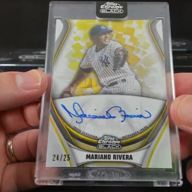 2023 Topps Chrome Black 4